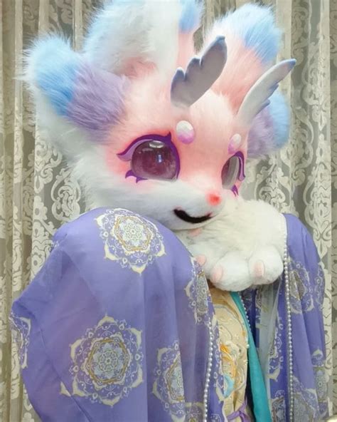 can anyone give me a list of kemono fursuit makers (I just  .